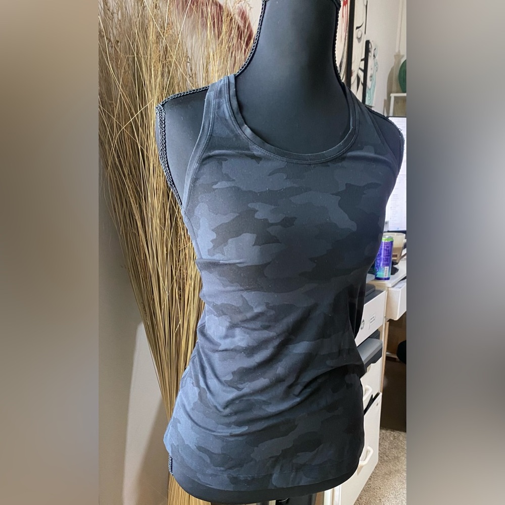 Lululemon Athletica Gray & Black Camo Tank Top